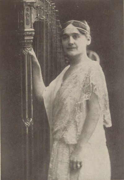 Black and white photo of Henriette Renie